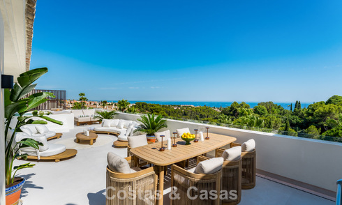 Lujoso ático contemporáneo reformado con vistas panorámicas al mar en Sierra Blanca, en la Milla de Oro de Marbella 804802
