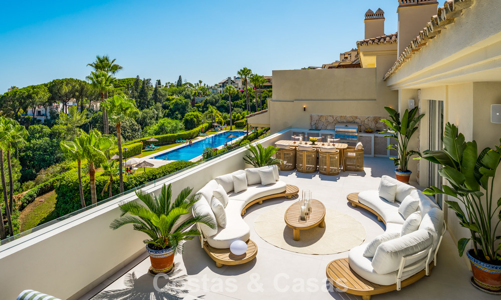 Lujoso ático contemporáneo reformado con vistas panorámicas al mar en Sierra Blanca, en la Milla de Oro de Marbella 804804