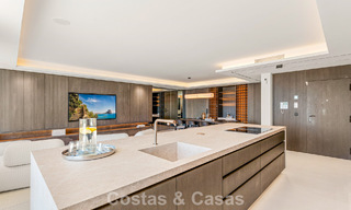 Lujoso ático contemporáneo reformado con vistas panorámicas al mar en Sierra Blanca, en la Milla de Oro de Marbella 804812 