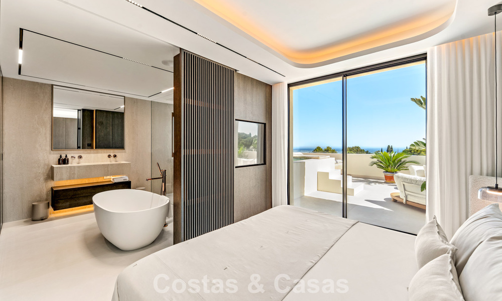 Lujoso ático contemporáneo reformado con vistas panorámicas al mar en Sierra Blanca, en la Milla de Oro de Marbella 804816