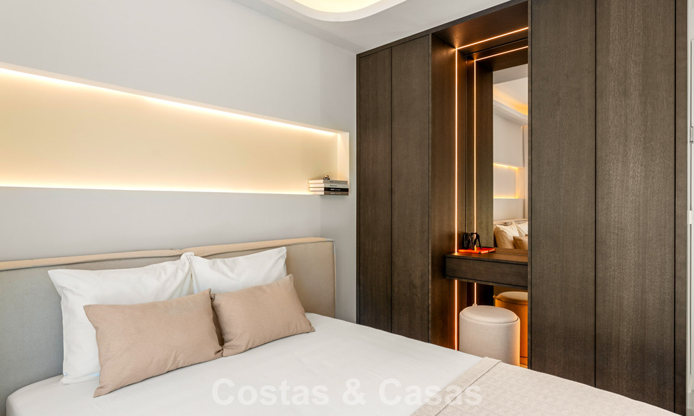 Lujoso ático contemporáneo reformado con vistas panorámicas al mar en Sierra Blanca, en la Milla de Oro de Marbella 804823