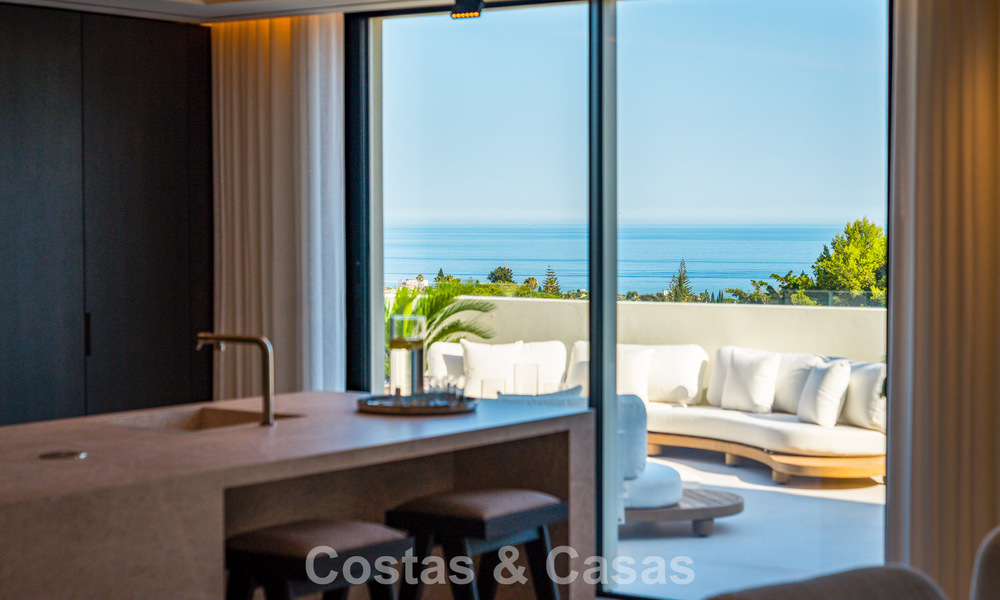 Lujoso ático contemporáneo reformado con vistas panorámicas al mar en Sierra Blanca, en la Milla de Oro de Marbella 804830