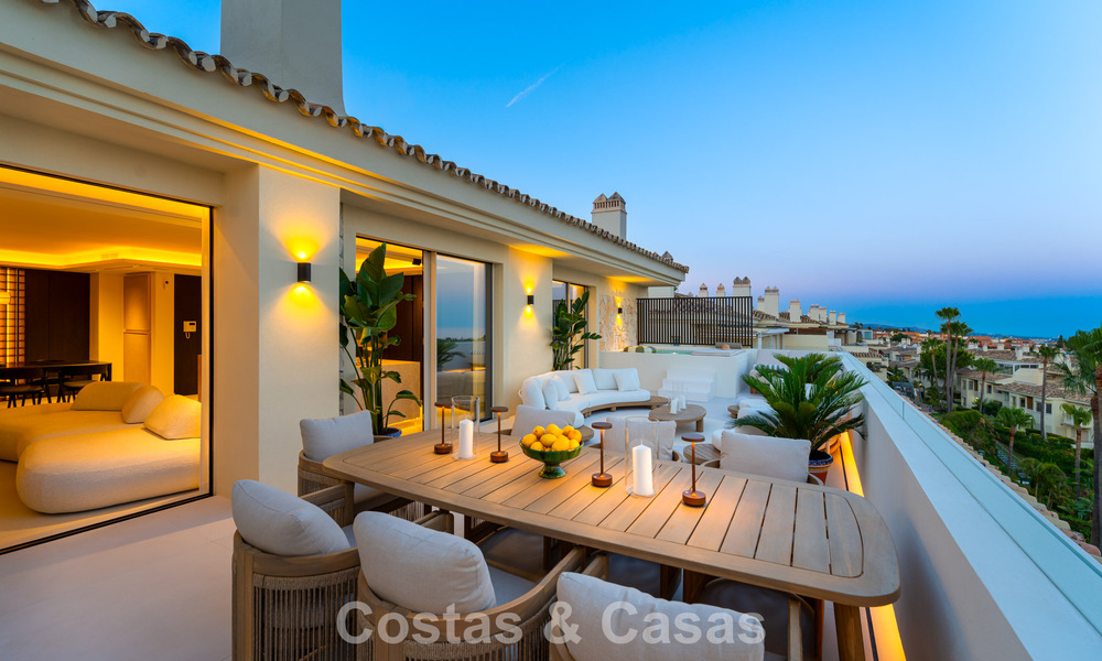 Lujoso ático contemporáneo reformado con vistas panorámicas al mar en Sierra Blanca, en la Milla de Oro de Marbella 804833
