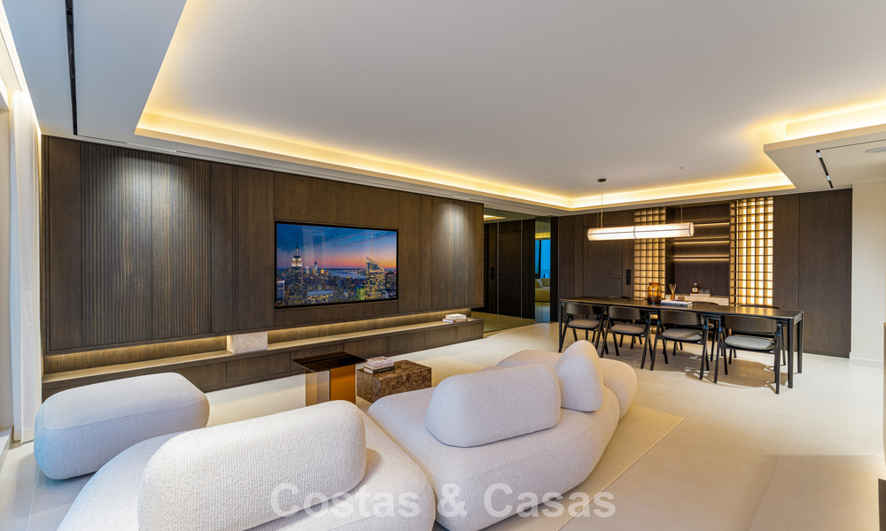 Lujoso ático contemporáneo reformado con vistas panorámicas al mar en Sierra Blanca, en la Milla de Oro de Marbella 804835