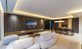 Lujoso ático contemporáneo reformado con vistas panorámicas al mar en Sierra Blanca, en la Milla de Oro de Marbella 804835 