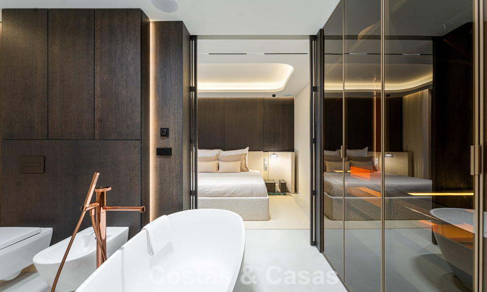 Lujoso ático contemporáneo reformado con vistas panorámicas al mar en Sierra Blanca, en la Milla de Oro de Marbella 804836