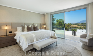 Villa española con interior moderno y un gran jardín en venta en la Nueva Milla de Oro en Benahavís entre Marbella y Estepona 804856 
