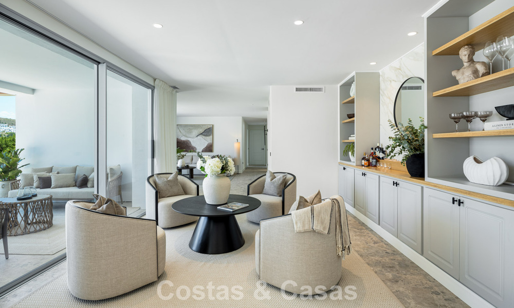 Villa española con interior moderno y un gran jardín en venta en la Nueva Milla de Oro en Benahavís entre Marbella y Estepona 804863