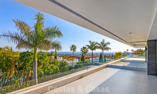 Exclusiva villa con vistas panorámicas al mar en venta en Los Flamingos, resort de golf de 5 estrellas en Marbella - Benahavís 804760 