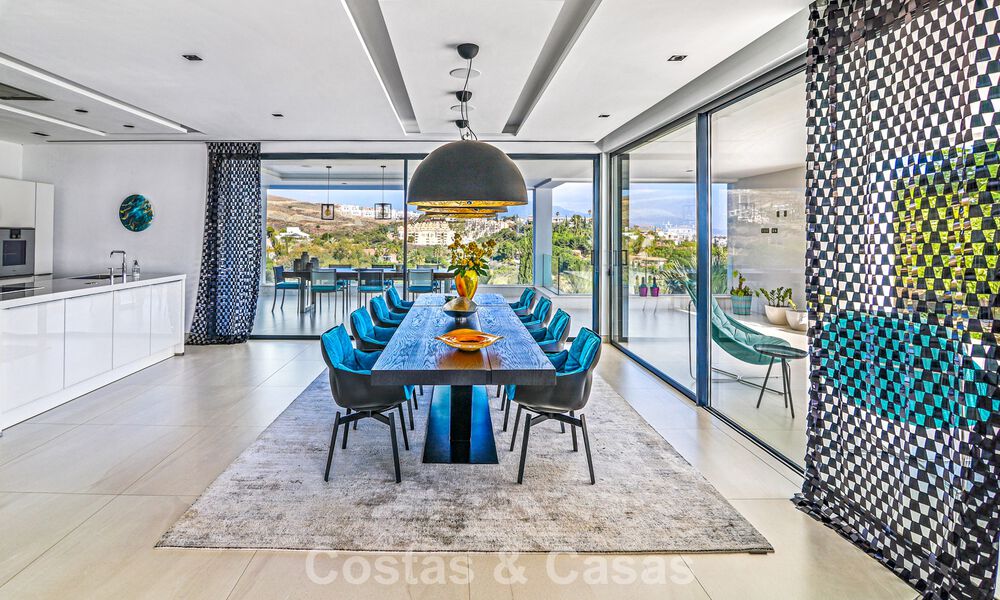 Exclusiva villa con vistas panorámicas al mar en venta en Los Flamingos, resort de golf de 5 estrellas en Marbella - Benahavís 804768