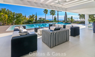 Exclusiva villa con vistas panorámicas al mar en venta en Los Flamingos, resort de golf de 5 estrellas en Marbella - Benahavís 804774 