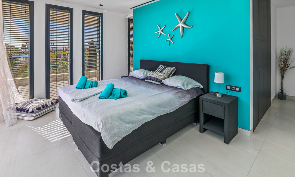 Exclusiva villa con vistas panorámicas al mar en venta en Los Flamingos, resort de golf de 5 estrellas en Marbella - Benahavís 804778