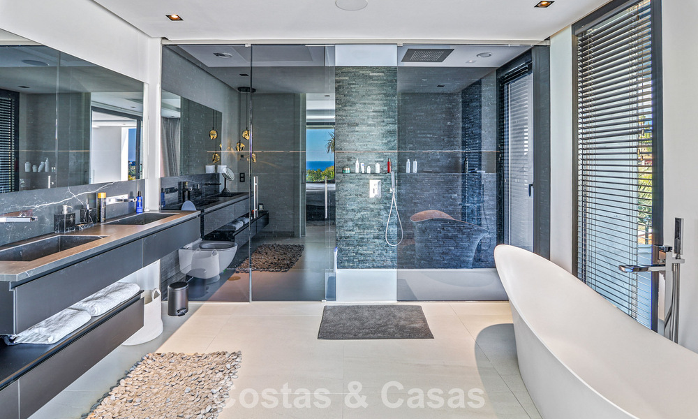 Exclusiva villa con vistas panorámicas al mar en venta en Los Flamingos, resort de golf de 5 estrellas en Marbella - Benahavís 804783