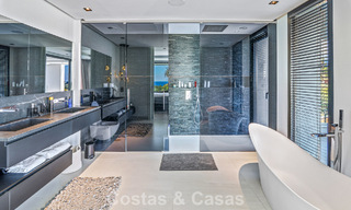 Exclusiva villa con vistas panorámicas al mar en venta en Los Flamingos, resort de golf de 5 estrellas en Marbella - Benahavís 804783 