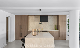 Elegante casa adosada reformada con piscina privada en venta en Nueva Andalucía, Marbella 804904 