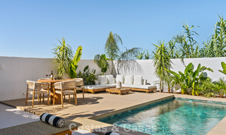 Elegante casa adosada reformada con piscina privada en venta en Nueva Andalucía, Marbella 804909 