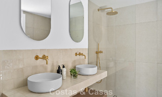 Elegante casa adosada reformada con piscina privada en venta en Nueva Andalucía, Marbella 804910 