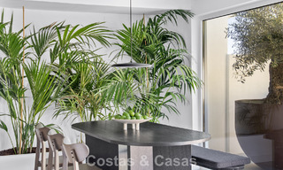 Elegante casa adosada reformada con piscina privada en venta en Nueva Andalucía, Marbella 804915 