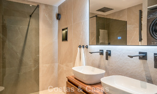 Adosado contemporáneo reformado con vistas al golf y al mar en venta en la New Golden Mile, Marbella - Estepona 804926 