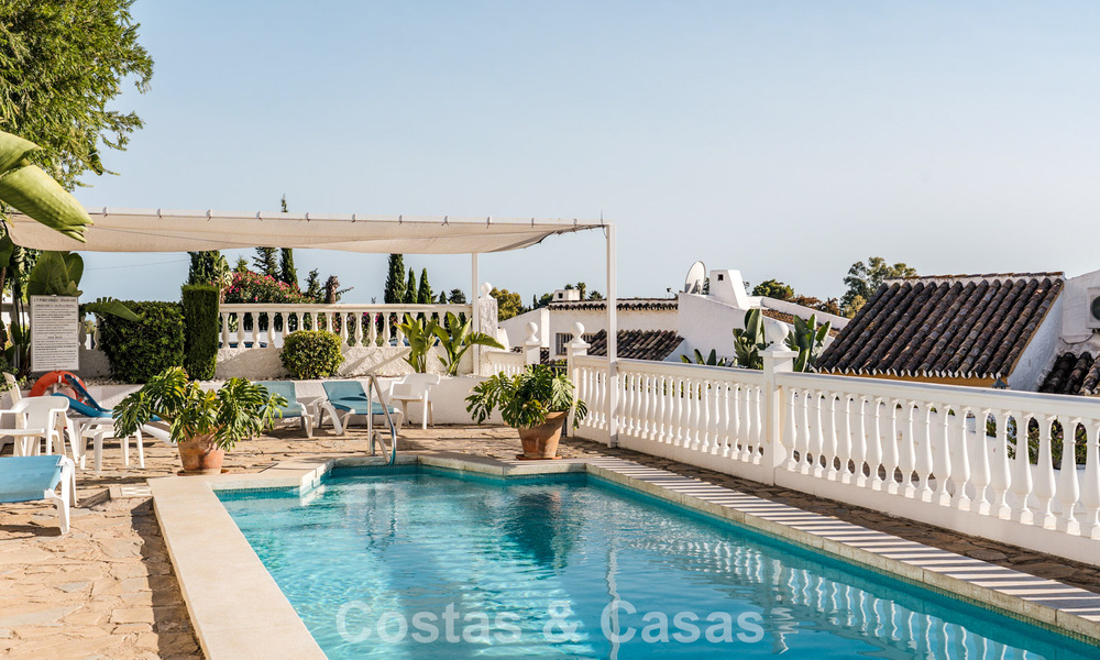 Adosado contemporáneo reformado con vistas al golf y al mar en venta en la New Golden Mile, Marbella - Estepona 804928