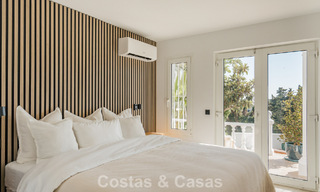 Adosado contemporáneo reformado con vistas al golf y al mar en venta en la New Golden Mile, Marbella - Estepona 804929 