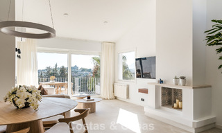 Adosado contemporáneo reformado con vistas al golf y al mar en venta en la New Golden Mile, Marbella - Estepona 804941 