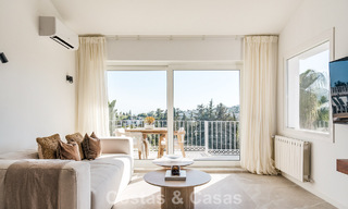 Adosado contemporáneo reformado con vistas al golf y al mar en venta en la New Golden Mile, Marbella - Estepona 804943 