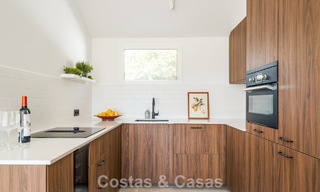 Adosado contemporáneo reformado con vistas al golf y al mar en venta en la New Golden Mile, Marbella - Estepona 804946 