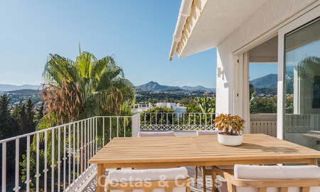Adosado contemporáneo reformado con vistas al golf y al mar en venta en la New Golden Mile, Marbella - Estepona 804948