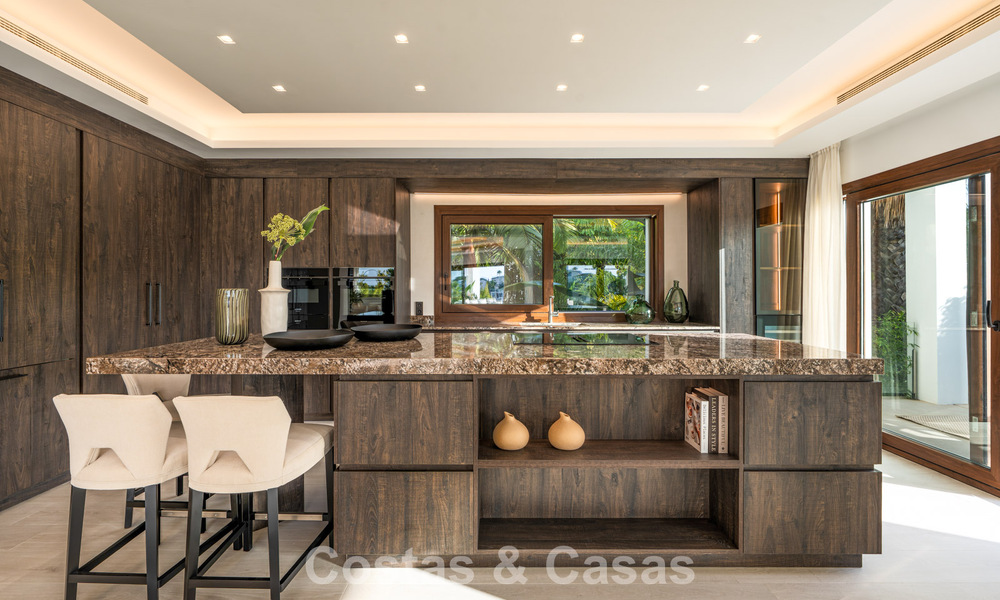 Villa de lujo de estilo mediterráneo contemporáneo en venta en una exclusiva comunidad cerrada en Marbella - Benahavís 805172