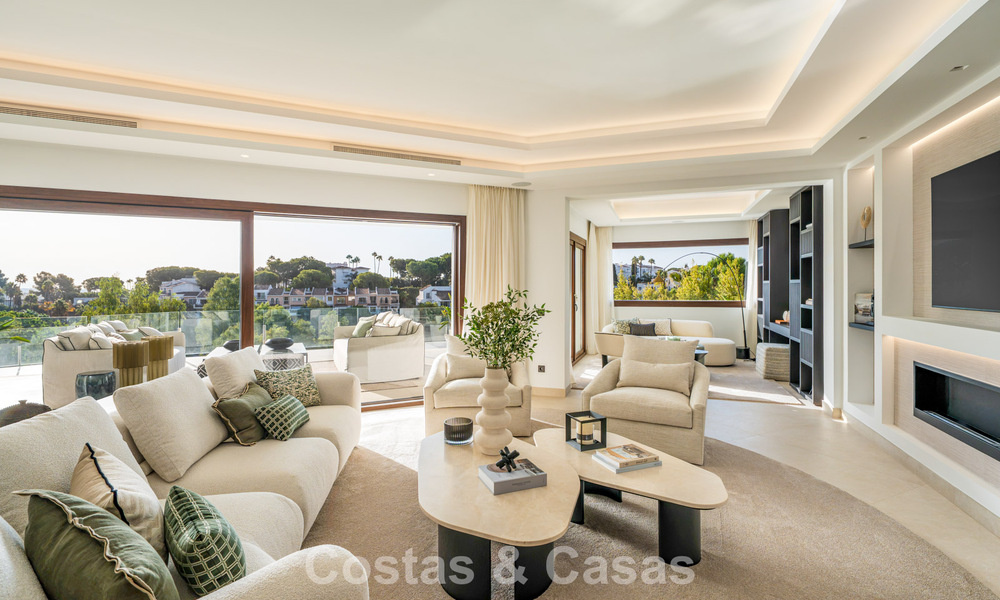 Villa de lujo de estilo mediterráneo contemporáneo en venta en una exclusiva comunidad cerrada en Marbella - Benahavís 805173