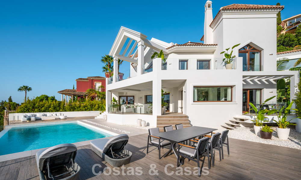 Villa de lujo de estilo mediterráneo contemporáneo en venta en una exclusiva comunidad cerrada en Marbella - Benahavís 805175