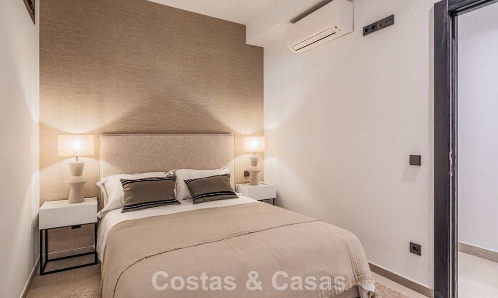 Villa de lujo de estilo mediterráneo contemporáneo en venta en una exclusiva comunidad cerrada en Marbella - Benahavís 805180