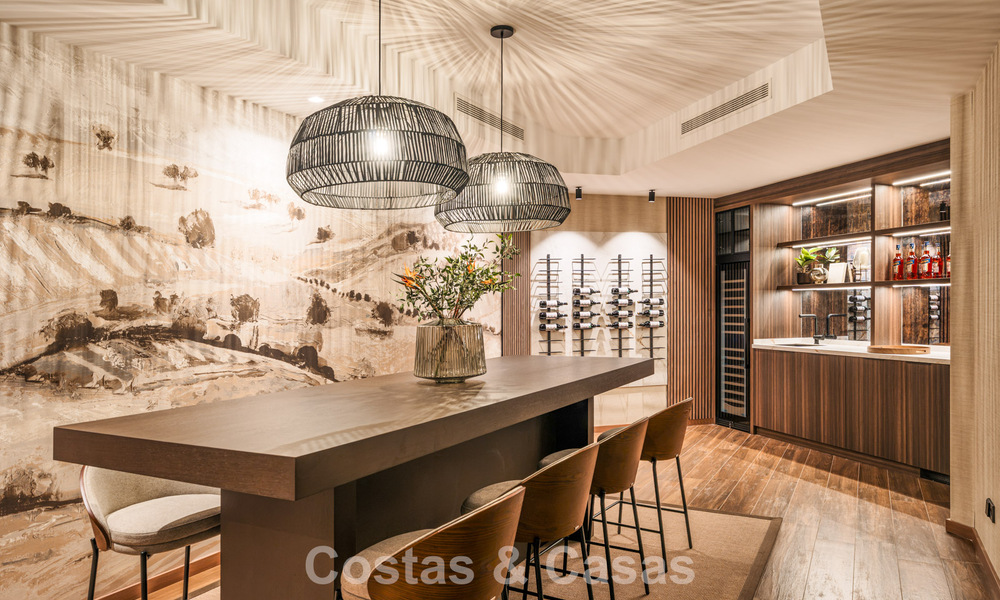 Villa de lujo de estilo mediterráneo contemporáneo en venta en una exclusiva comunidad cerrada en Marbella - Benahavís 805181