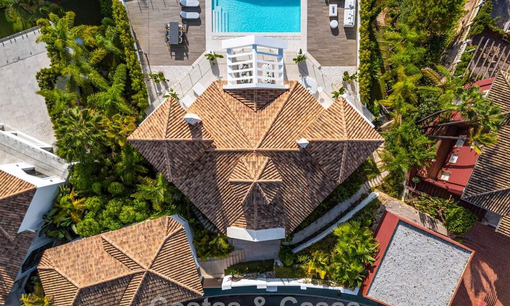 Villa de lujo de estilo mediterráneo contemporáneo en venta en una exclusiva comunidad cerrada en Marbella - Benahavís 805192
