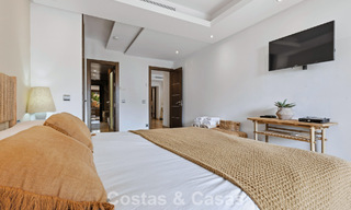 Ático moderno en venta en un complejo en primera línea de playa en la Nueva Milla de Oro entre Marbella y Estepona 805416 