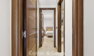 Ático moderno en venta en un complejo en primera línea de playa en la Nueva Milla de Oro entre Marbella y Estepona 805422 
