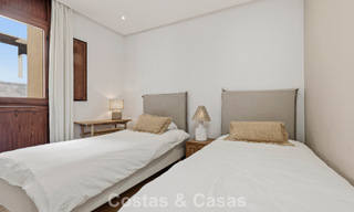 Ático moderno en venta en un complejo en primera línea de playa en la Nueva Milla de Oro entre Marbella y Estepona 805423 