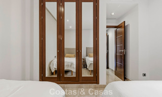 Ático moderno en venta en un complejo en primera línea de playa en la Nueva Milla de Oro entre Marbella y Estepona 805424 