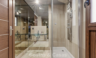 Ático moderno en venta en un complejo en primera línea de playa en la Nueva Milla de Oro entre Marbella y Estepona 805426 