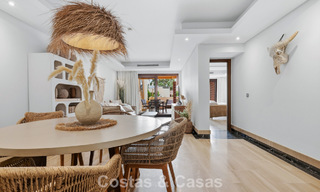 Ático moderno en venta en un complejo en primera línea de playa en la Nueva Milla de Oro entre Marbella y Estepona 805434 