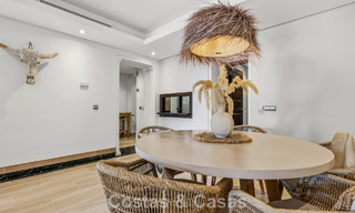 Ático moderno en venta en un complejo en primera línea de playa en la Nueva Milla de Oro entre Marbella y Estepona 805436 