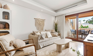 Ático moderno en venta en un complejo en primera línea de playa en la Nueva Milla de Oro entre Marbella y Estepona 805438 
