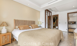 Ático moderno en venta en un complejo en primera línea de playa en la Nueva Milla de Oro entre Marbella y Estepona 805443 