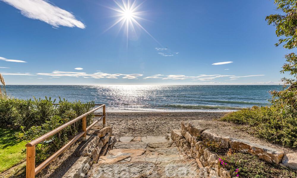 Ático moderno en venta en un complejo en primera línea de playa en la Nueva Milla de Oro entre Marbella y Estepona 805455