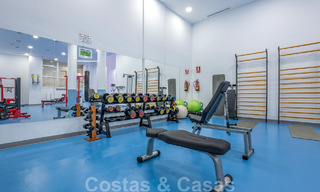 Ático moderno en venta en un complejo en primera línea de playa en la Nueva Milla de Oro entre Marbella y Estepona 805468 