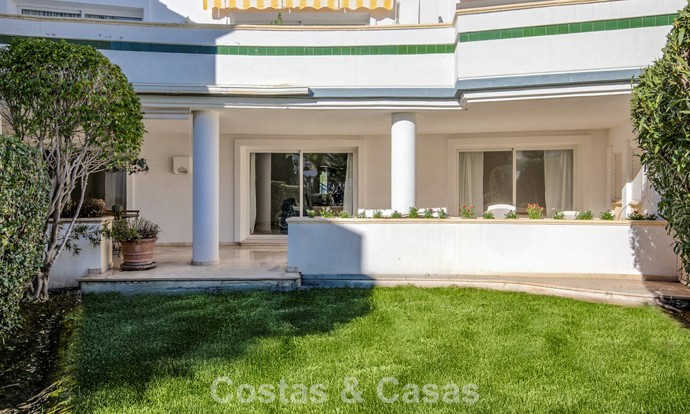 Apartamentos para compra, en Dominion Beach, un complejo exclusivo, primera línea de playa, la Nueva Milla de Oro, Marbella - Estepona 805378