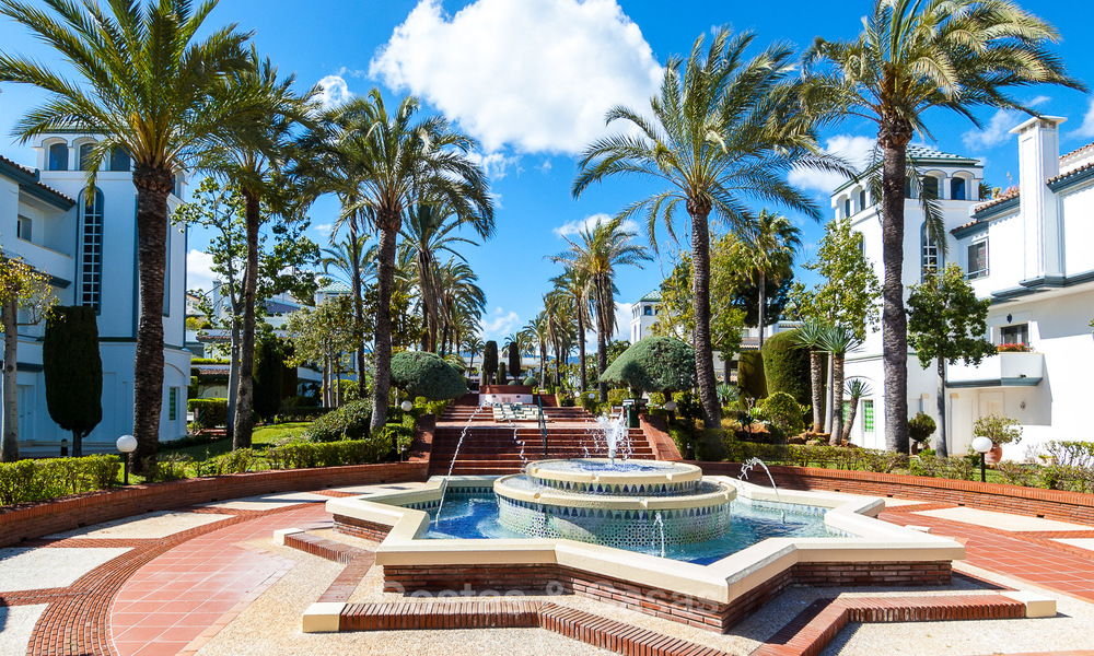Apartamentos para compra, en Dominion Beach, un complejo exclusivo, primera línea de playa, la Nueva Milla de Oro, Marbella - Estepona 805396
