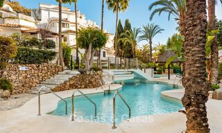 Apartamentos en venta en un complejo residencial en primera línea de playa en Elviria, Marbella Este 805133 