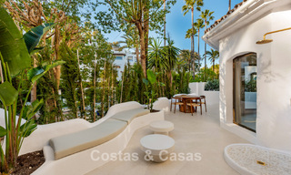 Apartamentos en venta en un complejo residencial en primera línea de playa en Elviria, Marbella Este 805136 